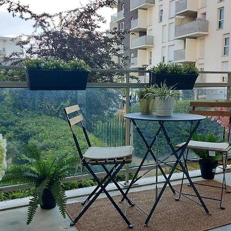 Studio Charmant Cergy Le Haut Au Pied De La Gare ! Parking Prive ! Apartment ภายนอก รูปภาพ