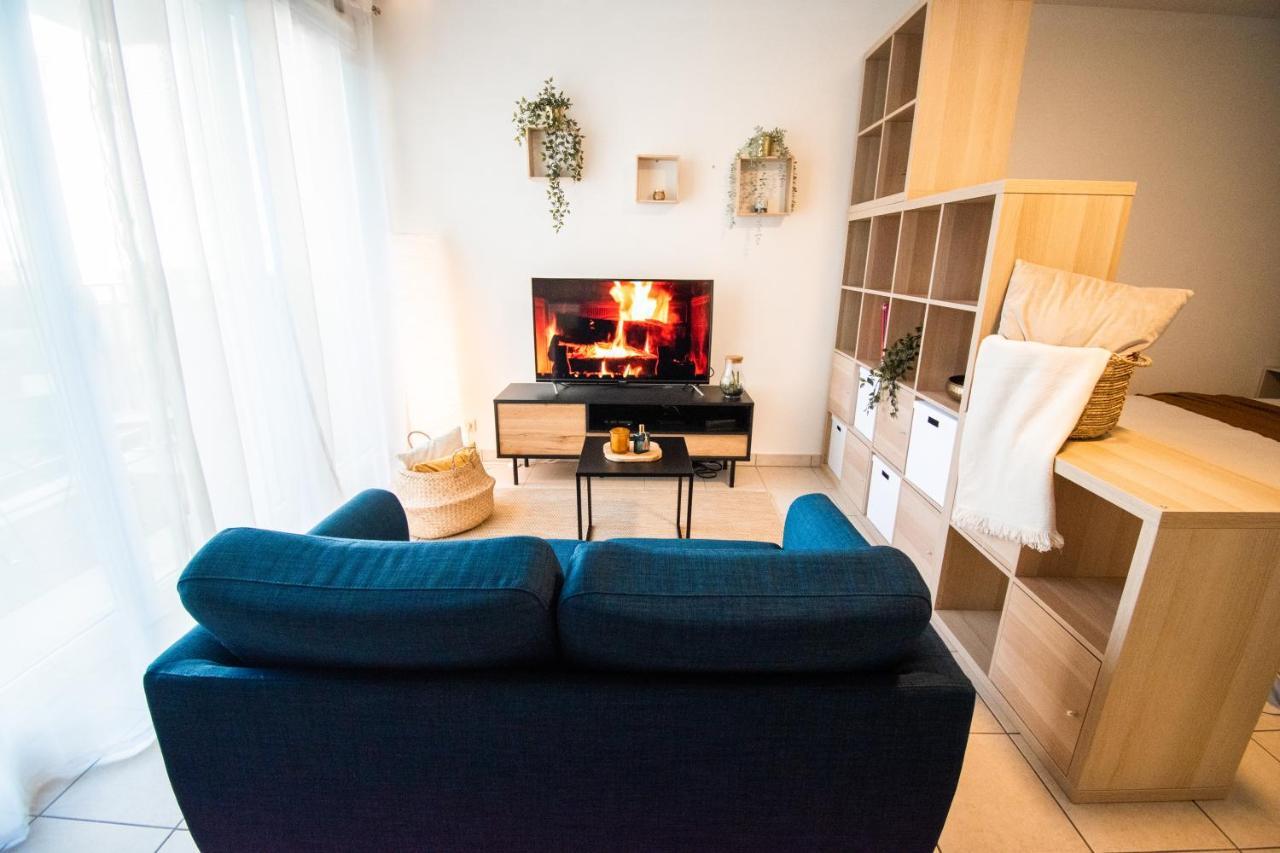 Studio Charmant Cergy Le Haut Au Pied De La Gare ! Parking Prive ! Apartment ภายนอก รูปภาพ